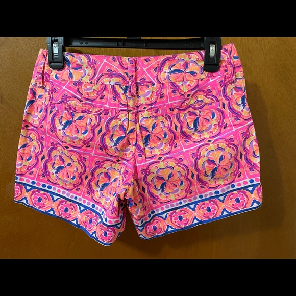 Lily Pulitzer shorts. - Picture 3 of 3